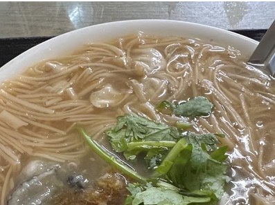 除夕在油庫口蚵仔麵線的用餐照片